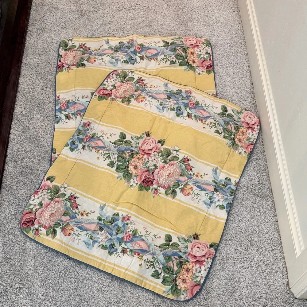 Croscill Vintage Princess Roses Floral Striped Full Size Comforter - Picture 2 of 5